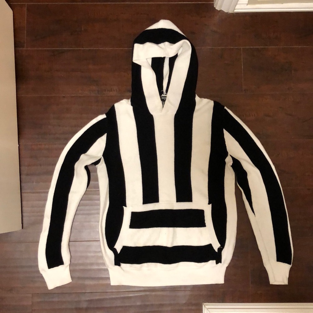 STRIPED SWEATER